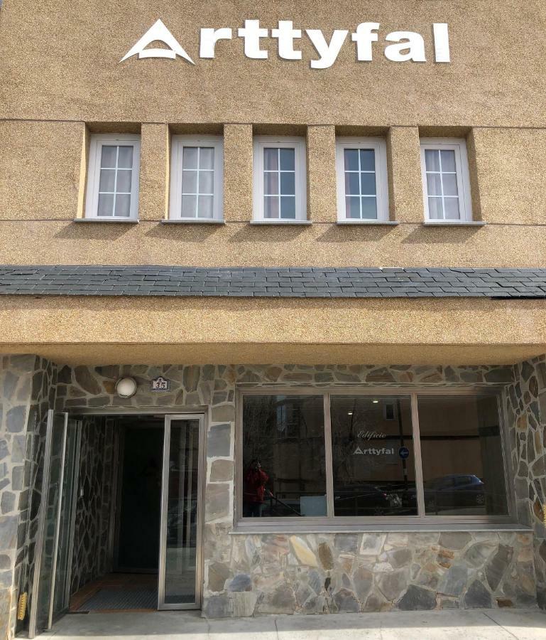 シエラネバダLoft Con Wifi Y Parking En El Corazon De Sierranevadaアパートメント エクステリア 写真